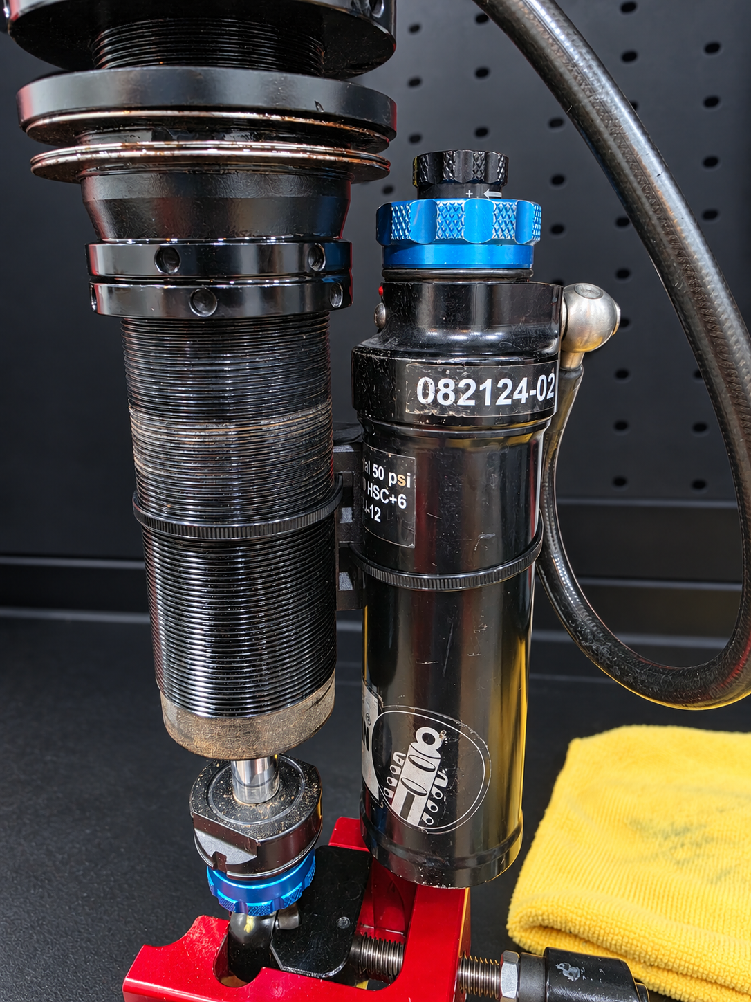 Thread-Lock Shock Reservoir Mount – Bilstein & Penske