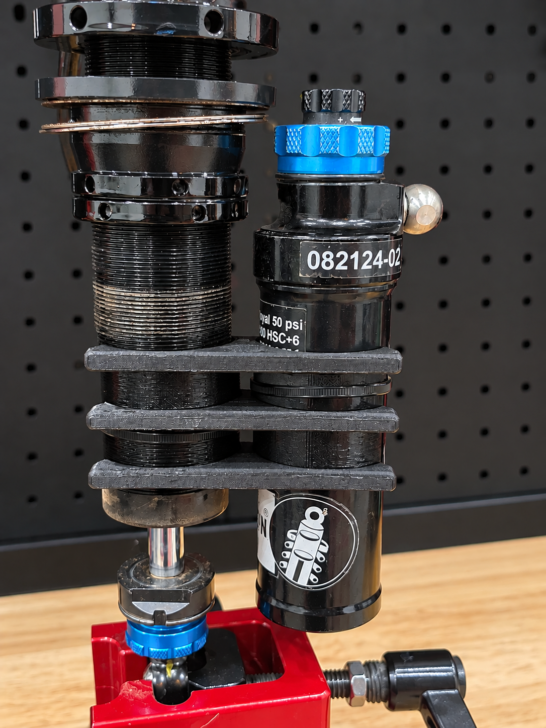Thread-Lock Shock Reservoir Mount – Bilstein & Penske